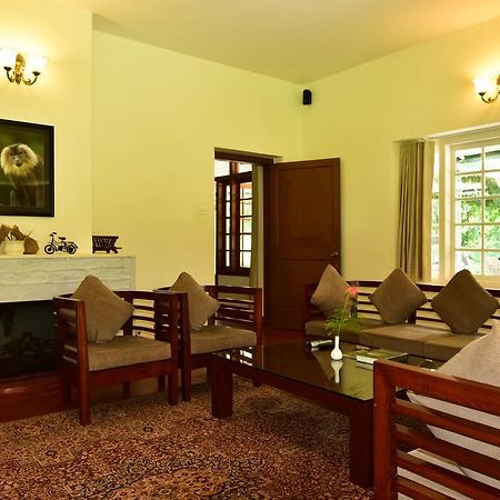 Monica Garden Bungalow Vālpārai Kültér fotó